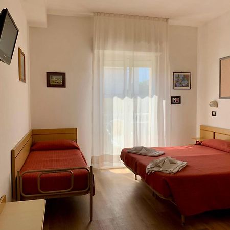 Hotel Tre Grazie Rimini Extérieur photo