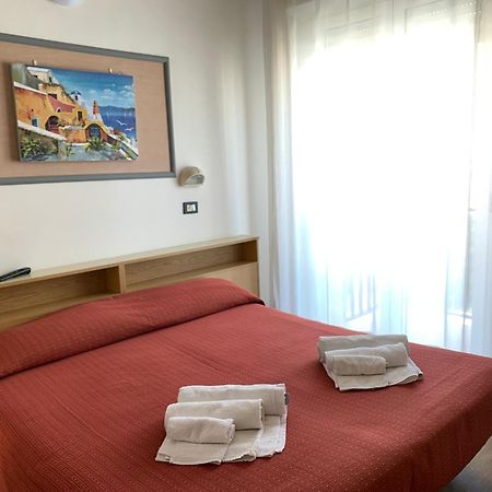 Hotel Tre Grazie Rimini Extérieur photo