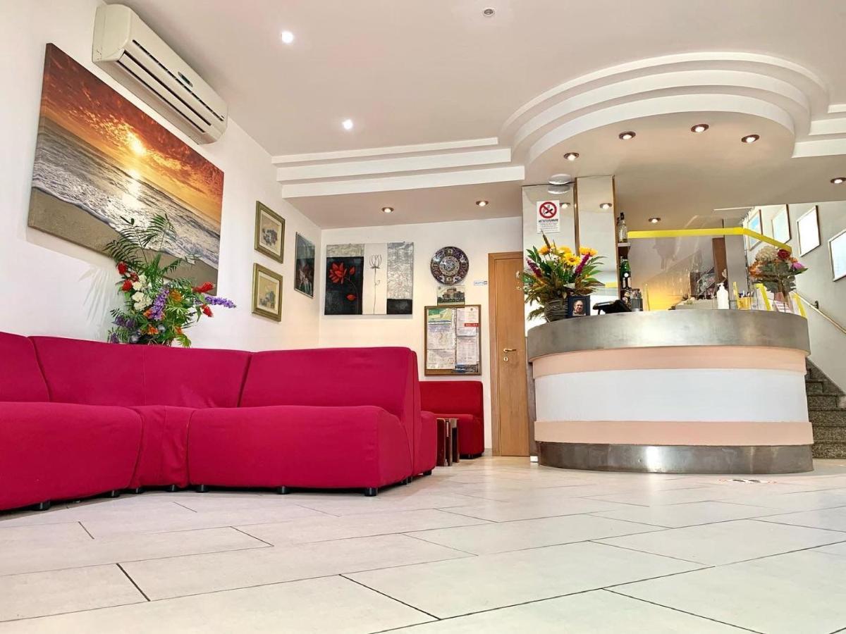 Hotel Tre Grazie Rimini Extérieur photo