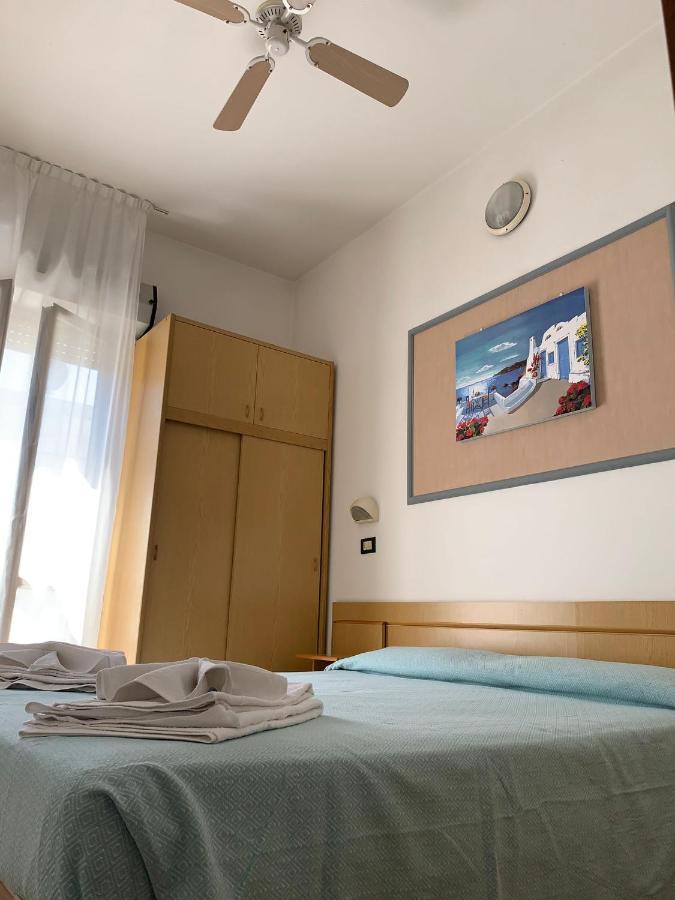 Hotel Tre Grazie Rimini Extérieur photo