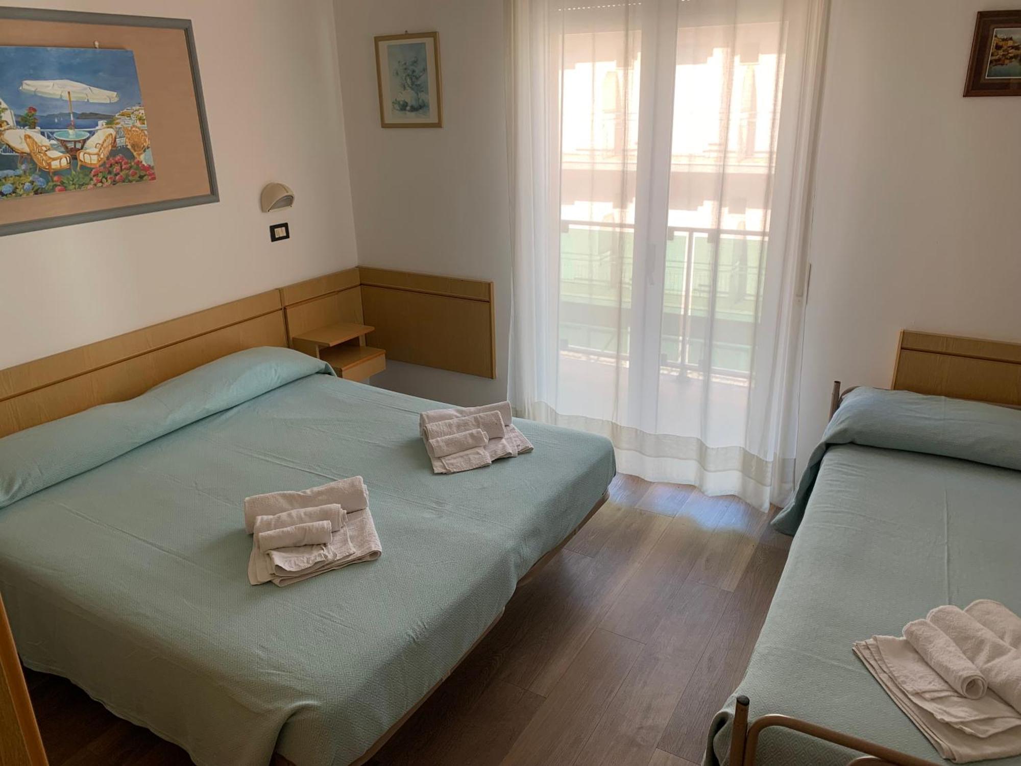 Hotel Tre Grazie Rimini Extérieur photo