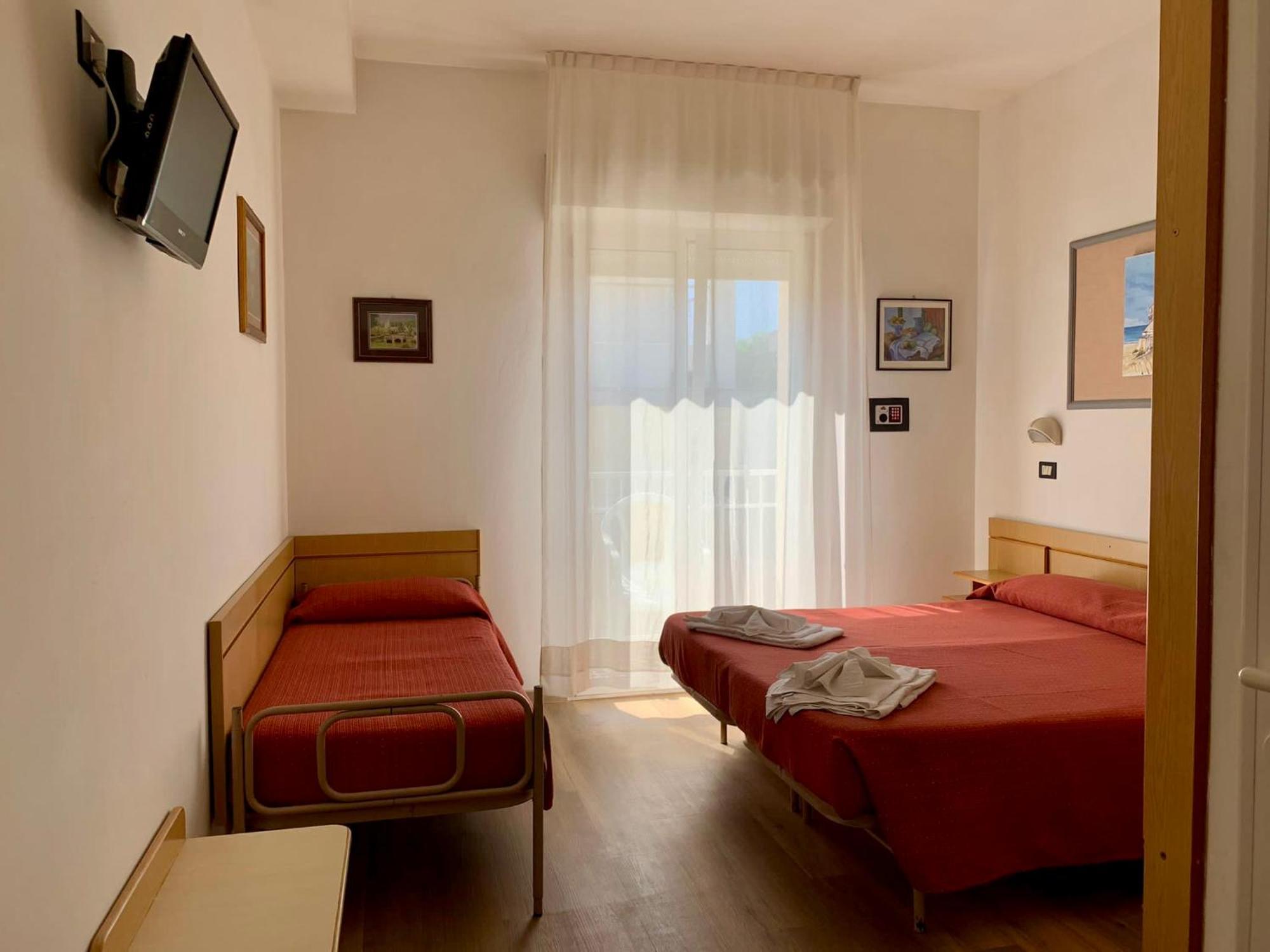 Hotel Tre Grazie Rimini Extérieur photo