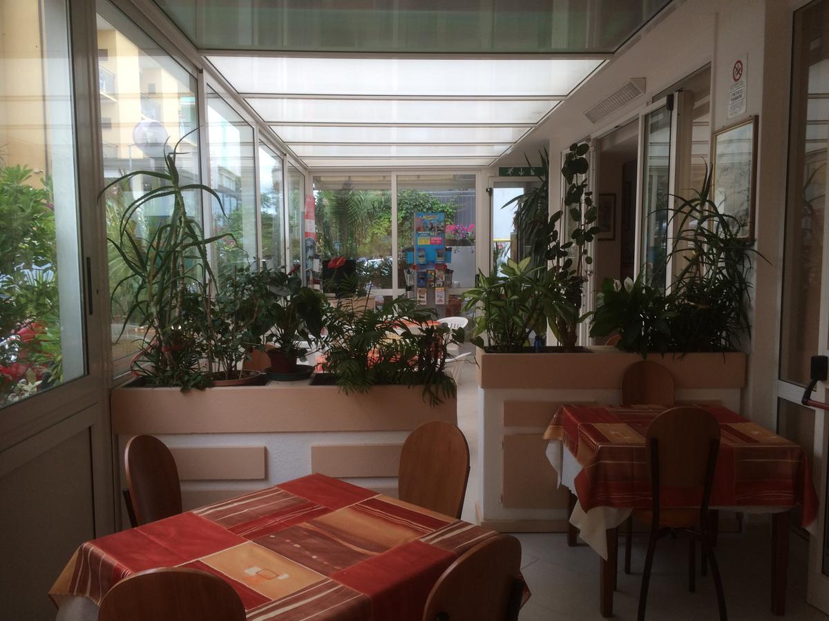 Hotel Tre Grazie Rimini Extérieur photo