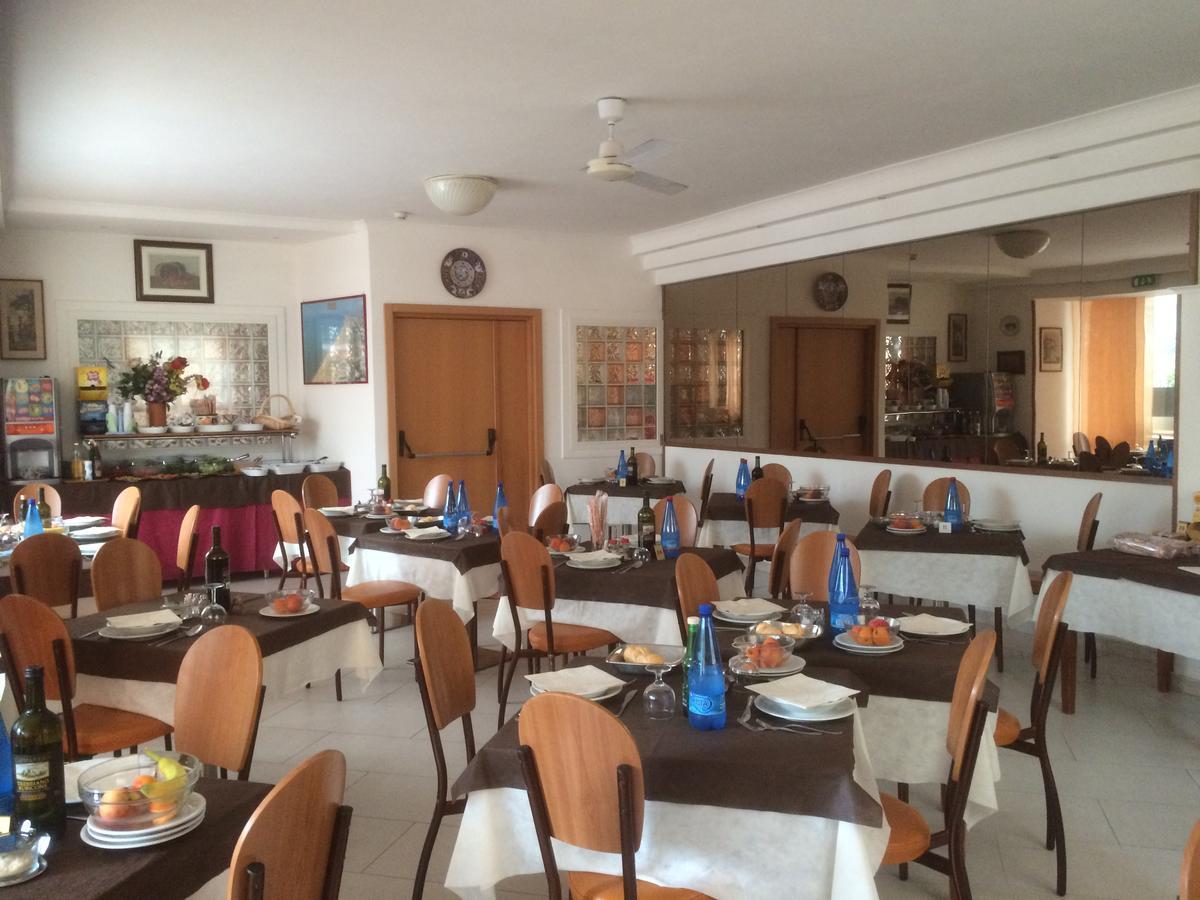 Hotel Tre Grazie Rimini Extérieur photo