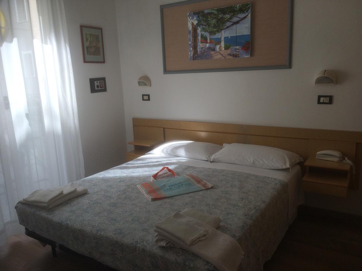 Hotel Tre Grazie Rimini Extérieur photo