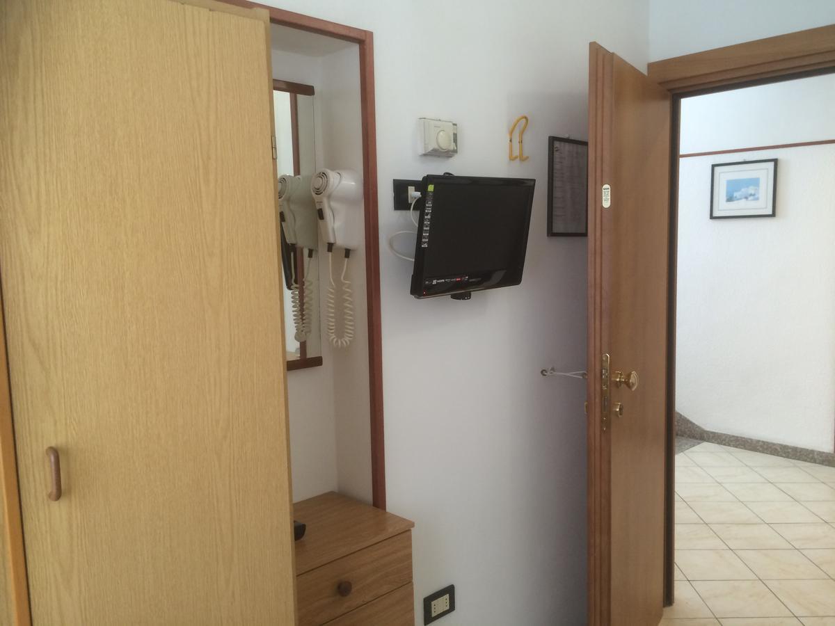 Hotel Tre Grazie Rimini Extérieur photo