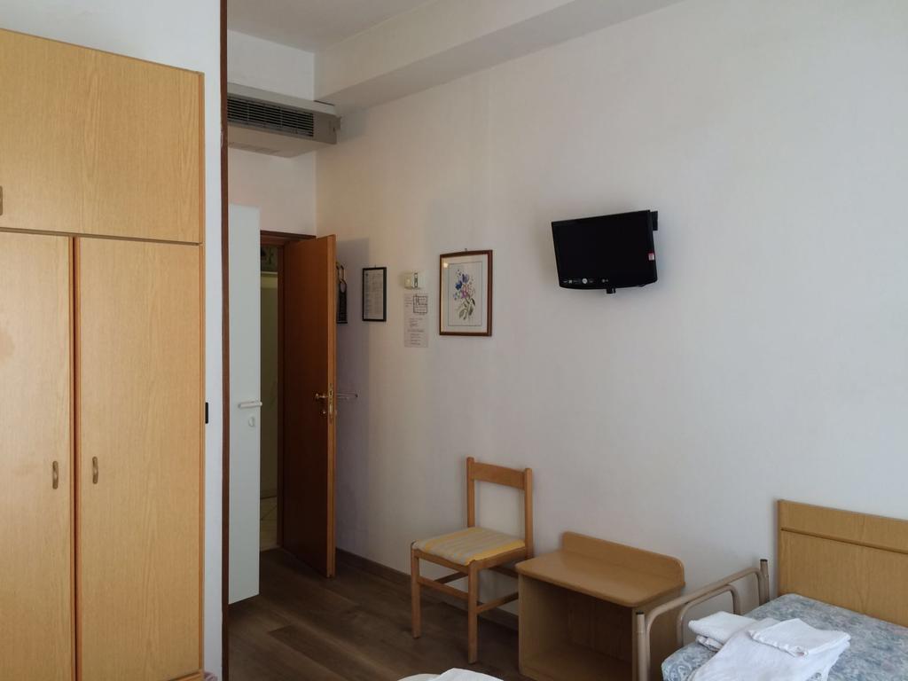 Hotel Tre Grazie Rimini Extérieur photo